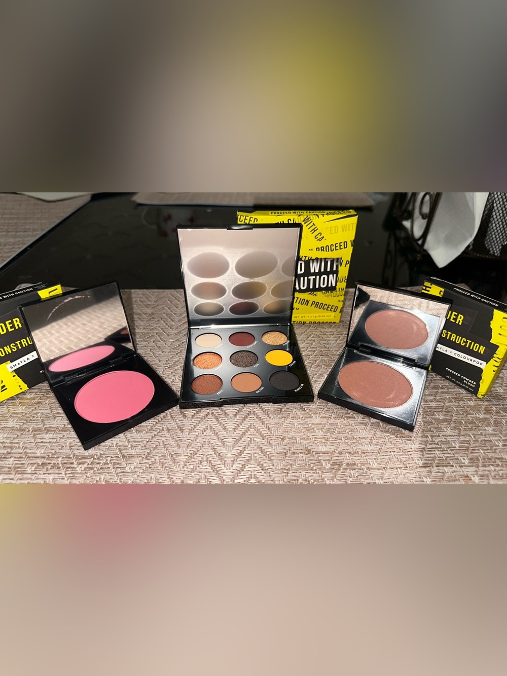Eyeshadow Palette & Blush Set - Pink Blush, Neutral & Yellow Eyeshadows